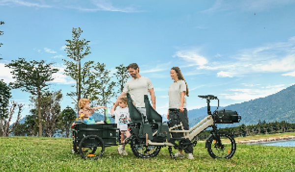 Bicicleta eléctrica de carga longtail Fiido T3 Max con configuración para pasajeros familiares y remolque de carga trasero al aire libre