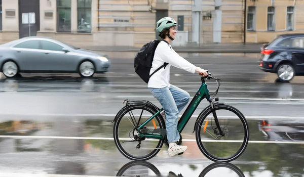 3 comprobaciones antes de salir + 3 consejos para circular con seguridad bajo la lluvia